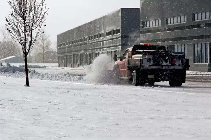 Expert Commercial Snow Removal in Denver - 1/1