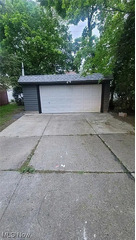 Beautiful, clean and updated, 4 bed + bonus room and 2.5 bath house - 2