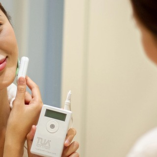 Facial EMS Devices for Subtle, Consistent Facial Contouring Results